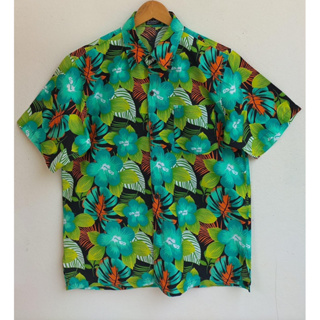 Cotton shirt เสื้อลายดอก กระเป๋าบน1 ลายดอกเขียวๆ อก 42 ยาว 27 L • Code : 277(3)