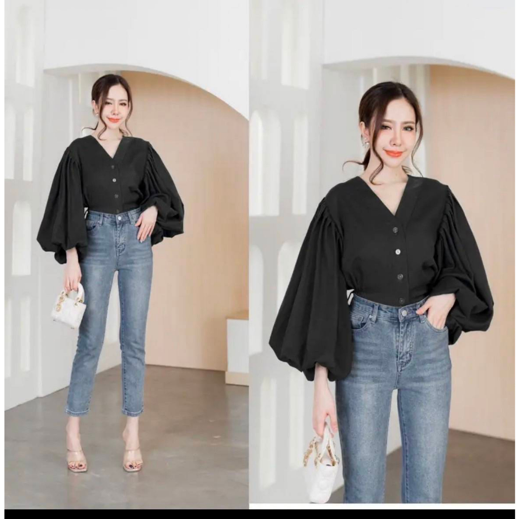 เสื้อคอวีผ้าเนื้อดี-กระดุมหน้า-ดีเทลแขนบอลลูนจับจีบรอบวงแขน-อลังการ-เริ่ดหรู-ดูแพง-ทรงสวยขายดี