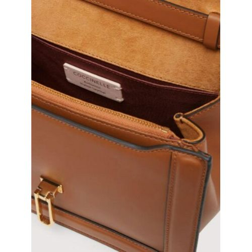 coccinelle-รุ่น-marvin-twist-150101-กระเป๋าสะพายผู้หญิง-สี-caramel-ขนาด-23x15x10-cm