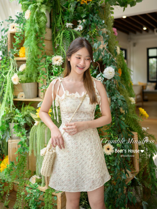 Crumble Minidress เดรสสายเดี่ยว ผูกโบว์ ลายดอกไม้ โทนสีอ่อนหวาน