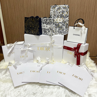 ถุงกระดาษ Dior  กล่อง Dior และ ถุง Chanel