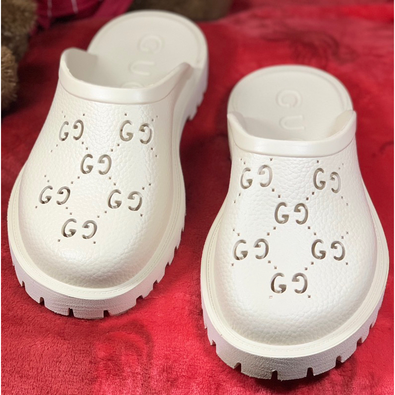 รองเท้า Gucci Sandals Women's Platform Perforated G Sandal size 37 มือ2