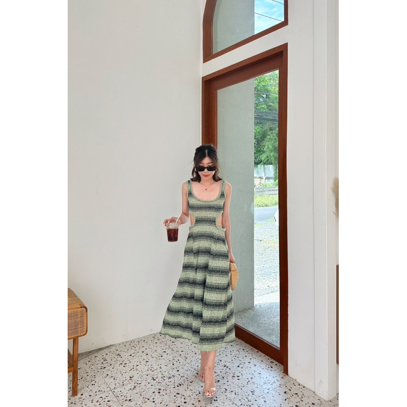 knock-knock-sth-new-maxi-cut-out-knit-dress-690ฟรีส่ง-สายนิตมาค่ะ-เดรสนิตสายเกา-คอยู-เว้าข้างเอว-studiox2