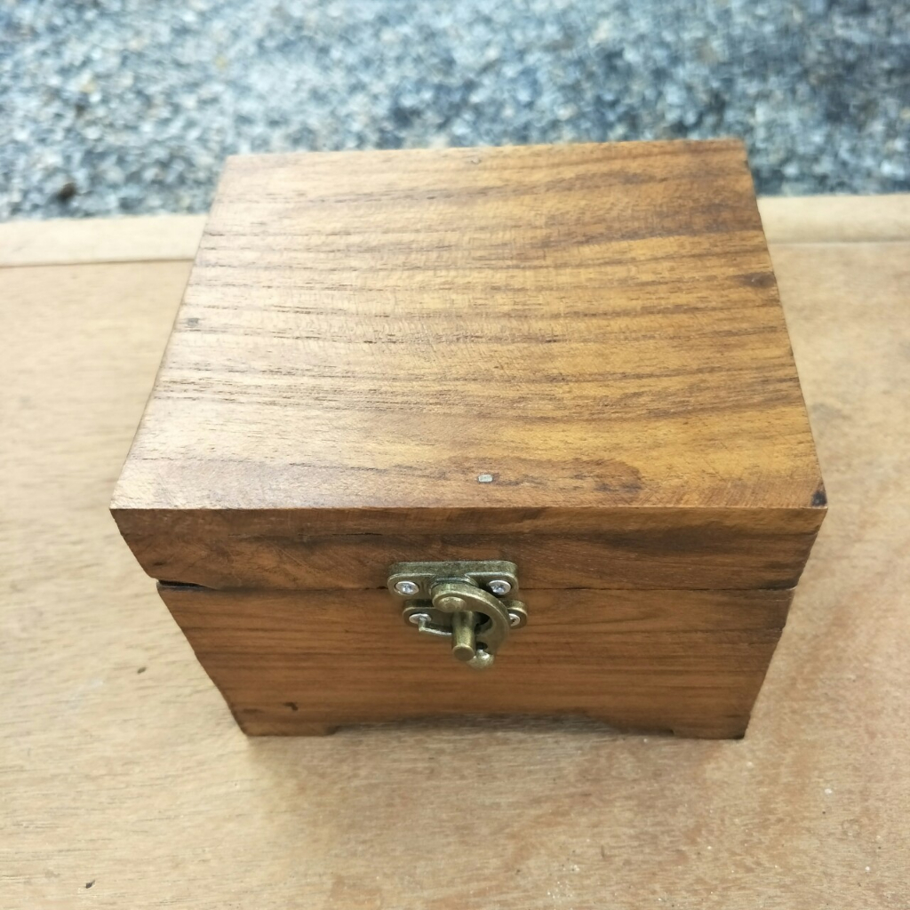 กล่องเก็บของ-กล่องไม้เล็ก-ทำจากไม้สักแท้-ขนาดยาว-11-x-กว้าง-10-x-สูง-9-ซม