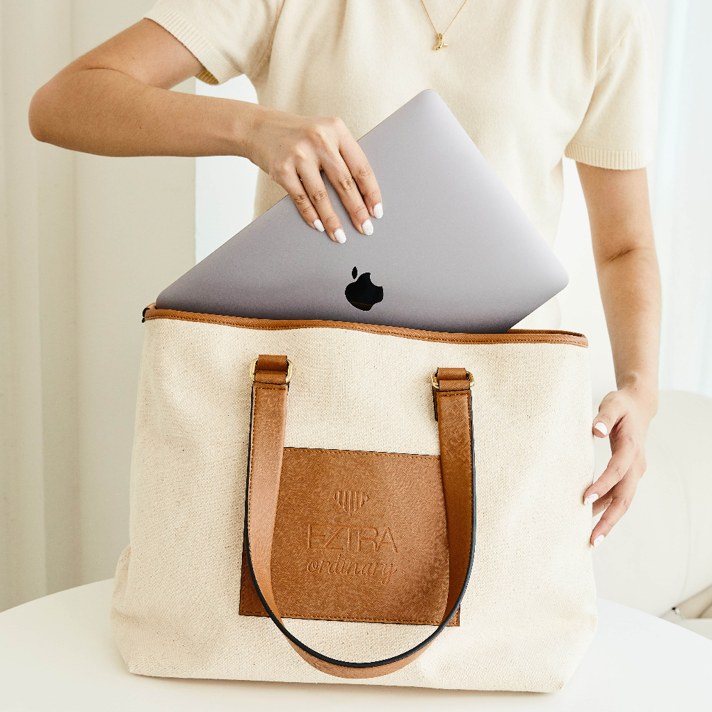 พร้อมส่ง-eztra-daily-tote-กระเป๋าใส่-laptop-16-นิ้ว-ที่จะทำให้ทุกวันมีความสุข-และ-balance-มากขึ้น