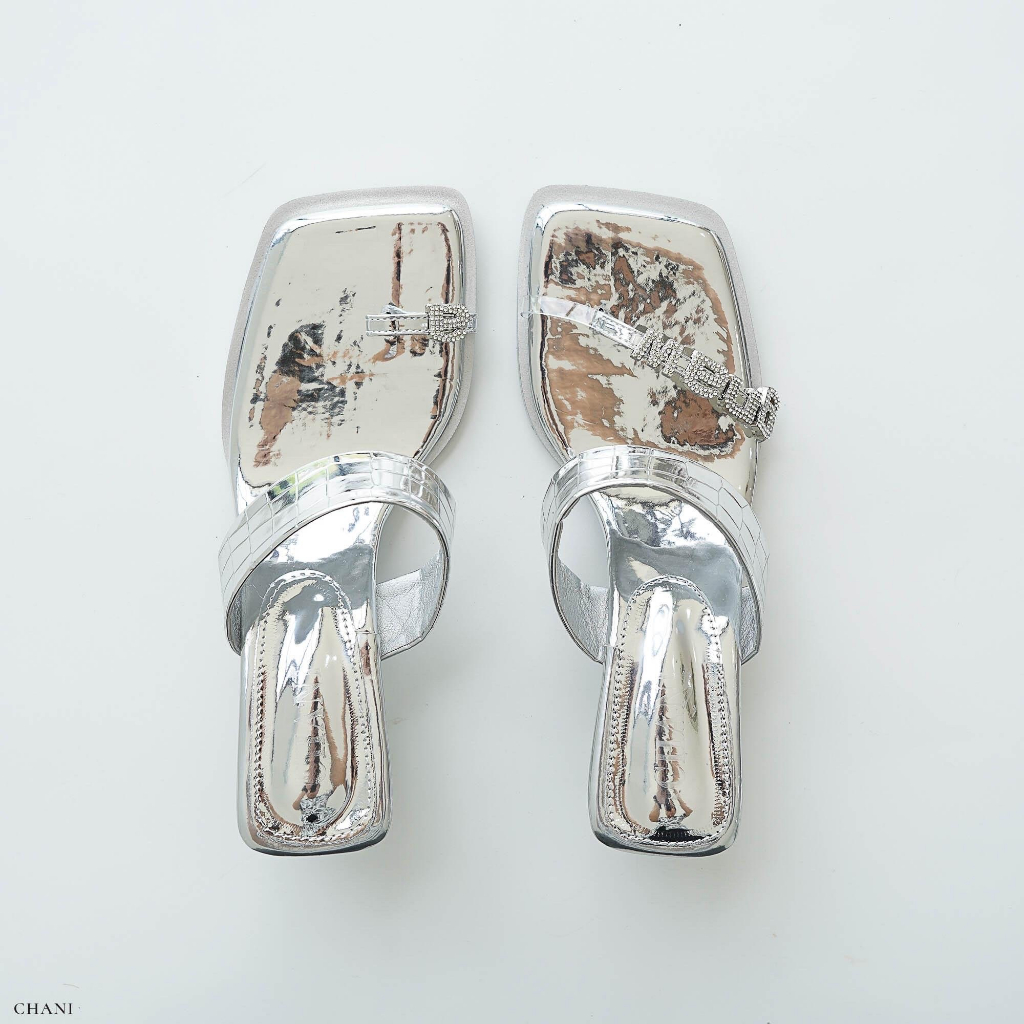 chani-b2998-5-l-sandals-รองเท้าสวมเสริมส้น-1-5-นิ้ว-ติดอะไหล่ฝังเพชร-วัสดุ-pu-premium