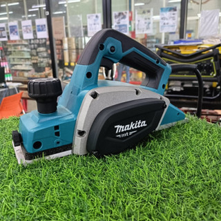 Makita เครื่องกบไสไม้ 3" (82MM) เล็ก ไสลึก 2 มม.แบบไฟฟ้า มากีต้า รุ่น M1901B