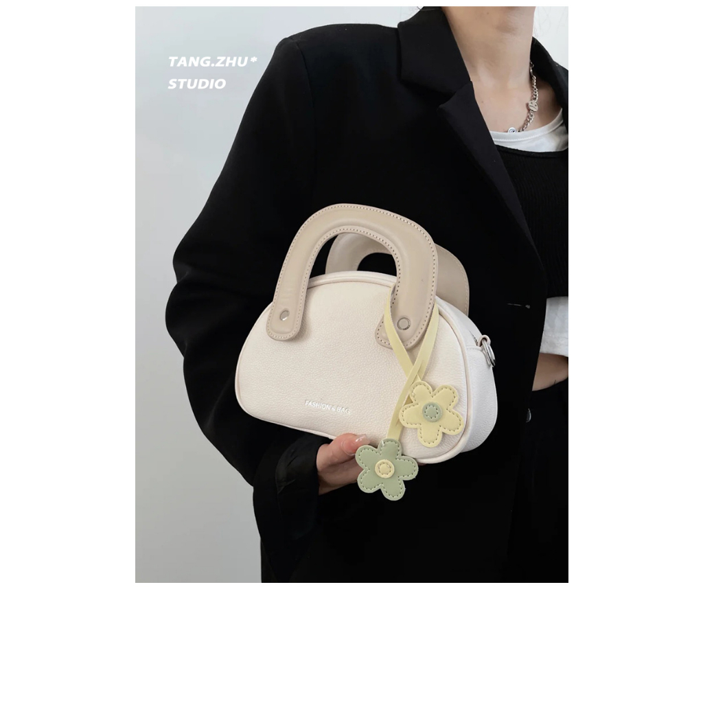 amila-กระเป๋าถือสาวน่ารัก-แฟชั่นเกาหลี-การออกแบบเฉพาะ-กระเป๋าสะพายข้างทรงแมสเซนเจอร์ยอดฮิตอินเทรนด์สุดๆ