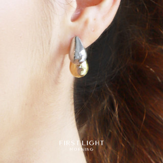 First Light Morning :  Drop Layer Earrings ต่างหู ต่างหูแป้นเสียบ ต่างหูทูโทน ต่างหูแฟชั่น