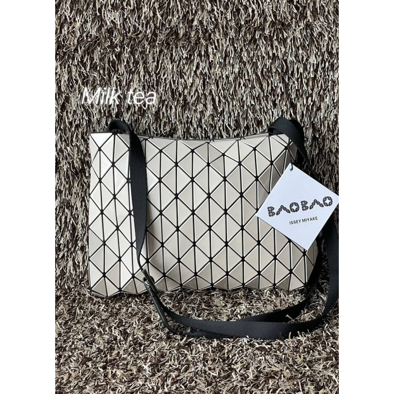 baobao-issey-miyake-row-gloss-crossbody