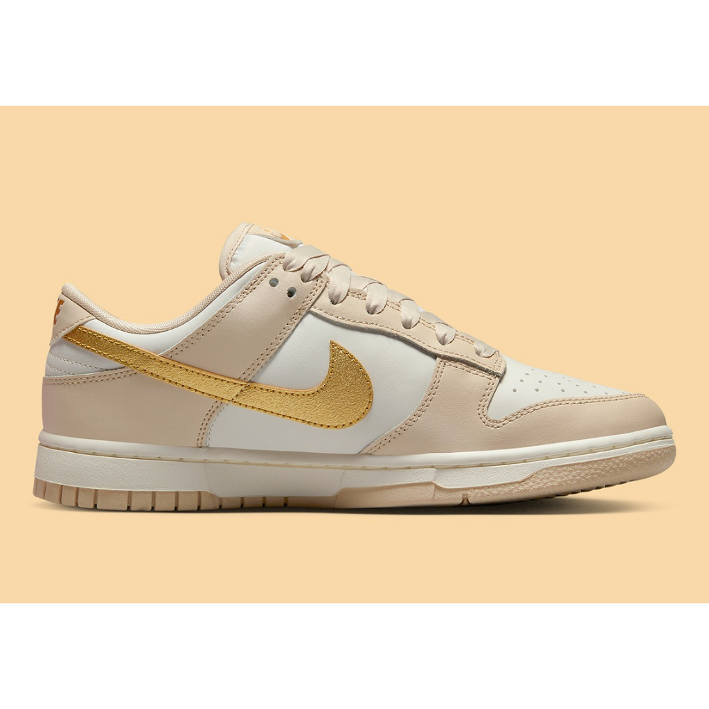 nike-dunk-low-phantom-metallic-gold-w