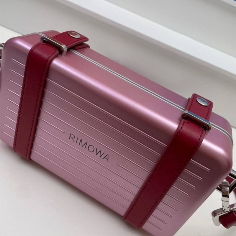 กระเป๋าdior-rimowa-อลูมิเนียมเคลือบ-มีช่องใส่ของสามช่อง-ช่องซิปใส่เหรียญ-และช่องใส่การ์ด-6-ช่อง-สามารถใส่โทรศัพท์มือถือไ