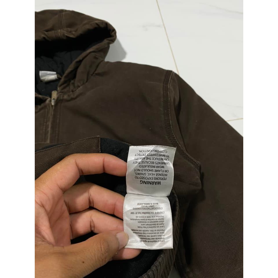 carhartt-hooded-jacket-มือสอง-งานผ้าหนาสีน้ำตาลเข้มสวยตามภาพ