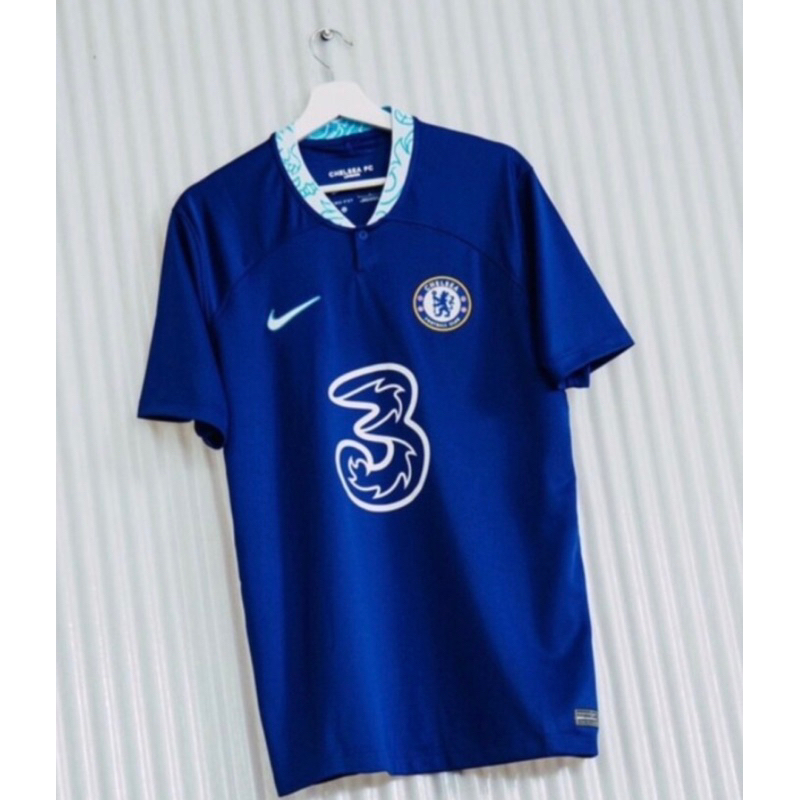 ของแท้-เสื้อเชลซี-เกรดเเฟนบอล-nike-chelsea-2022-2023-home-replica-jersey-rush-blue-chlorine