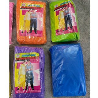 ภาพหน้าปกสินค้าเสื้อกันฝนพกพาแบบบาง (1ถุง มี 50ตัว ) ที่เกี่ยวข้อง