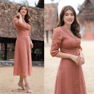 สีใหม่สวยมาก!!! M-XL Maxi Dress เดรสสีน้ำตาลอิฐผ้าฉลุลายกระดุมหน้า งานป้าย DNY