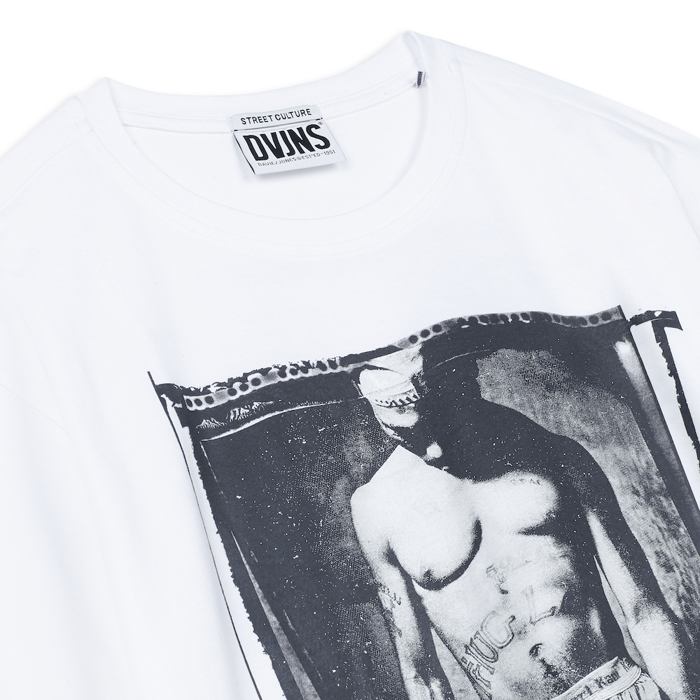 davie-jones-เสื้อยืดโอเวอร์ไซส์-พิมพ์ลาย-สีขาว-graphic-print-oversize-t-shirt-in-white-wa0126wh