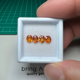 บุษราคัม (yellow sapphire) ขนาด 5x4 มม.  พลอยธรรมชาติ  พลอยสีส้มทองสวย ใส สะอาด