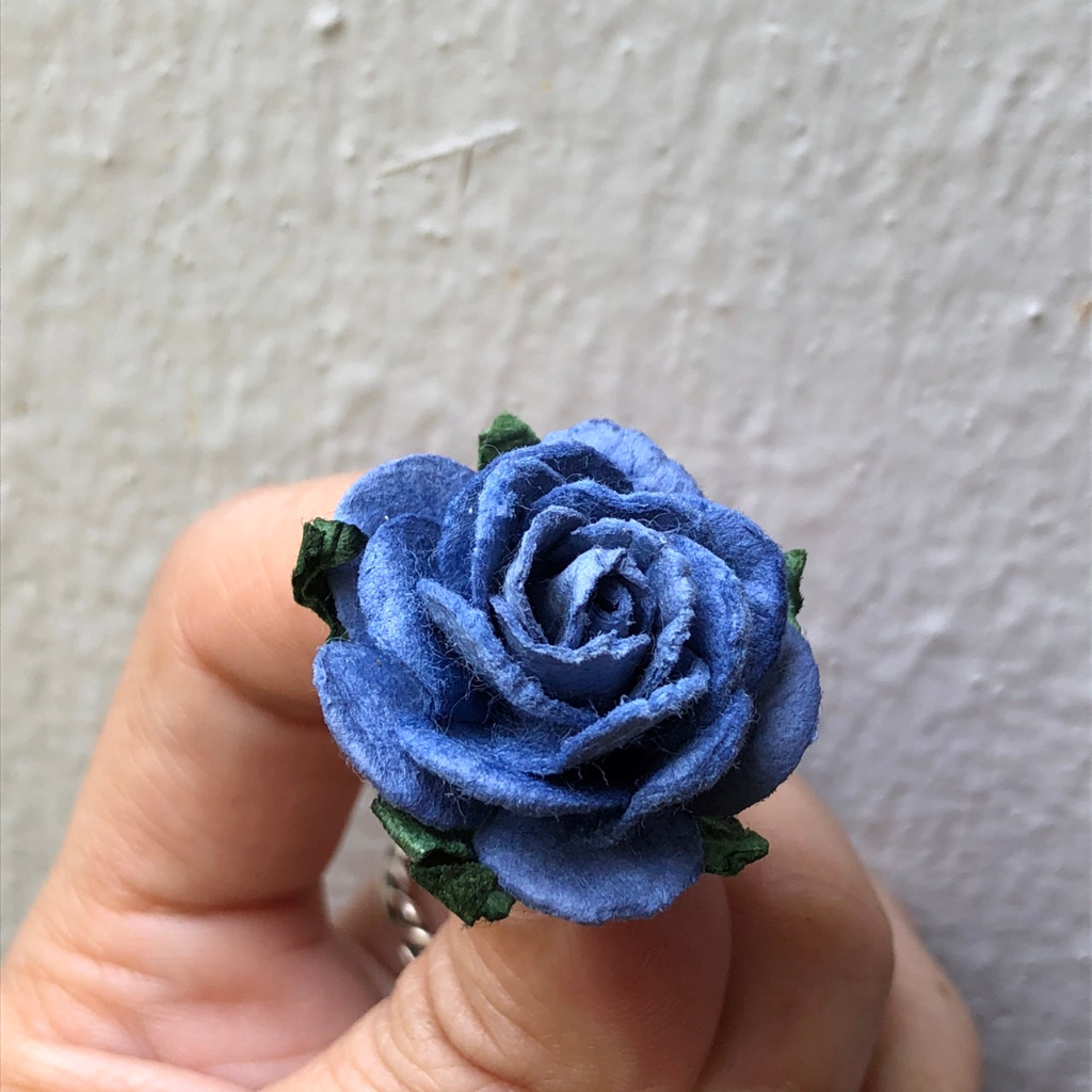 ดอกไม้กระดาษสาดอกไม้กุหลาบขนาดกลางสีฟ้าเข้ม-30-ชิ้น-ดอกไม้ประดิษฐ์สำหรับงานฝีมือและตกแต่ง-พร้อมส่ง-f35