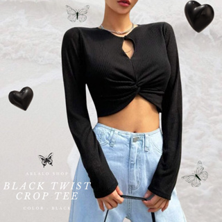 Arlalom ✿ Black twist crop tee | เสื้อครอป แขนยาว สีดำ เว้าหน้า