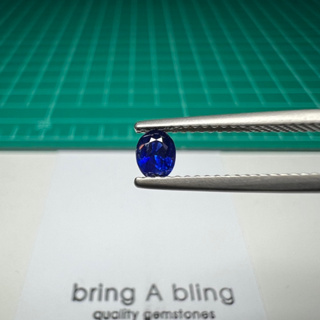 ไพลิน (blue sapphire) จากศรีลังกา  น้ำหนัก 0.39 กะรัต (5.0x4.0mm) พลอยธรรมชาติ