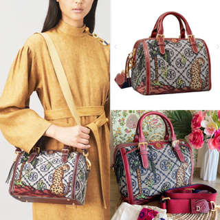 🎀 (สด-ผ่อน) กระเป๋าทรงหมอน สีกรมแดง 10 นิ้ว 83976 TORY BURCH T MONOGRAM JACQUARD EMBROIDERED DUFFLE