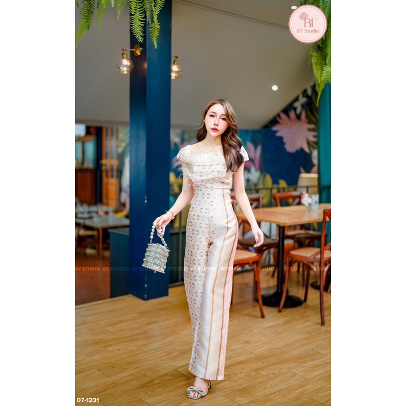 เซ็ตเสื้อครอปปาดไหล่-กางเกงขายาว-code-07-1231-ชุดทำบุญ-ชุดออกงาน-ชุดไปคาเฟ่-งานป้ายbt