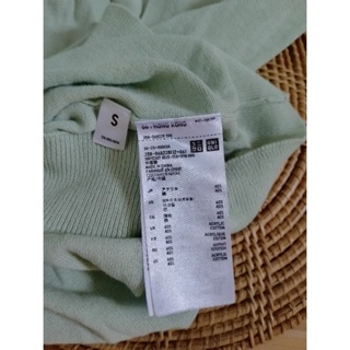 เสื้อคาร์ดิแกนแขนยาว Uniqloของแท้รุ่น258-068228(12-06)จาก shopสีเขียวมินท์สวยมือสอง