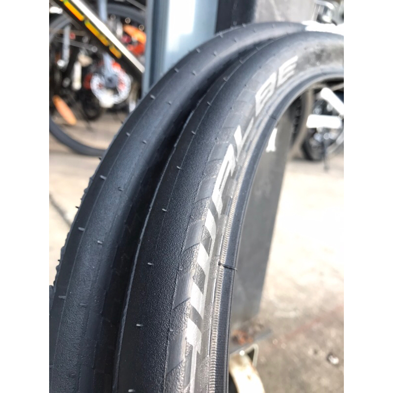 ยางนอกขอบลวด-schwalbe-kojak-20x1-35-สีดำ