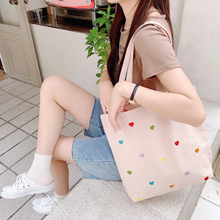 [ ทักแชทสอบถามสต๊อคก่อนกดสั่งซื้อ! ] — * Mini Heart tote bag 💘 กระเป๋าผ้าลายปักหัวใจเล็กๆทั้งใบ มีช่องซิปเล็กด้านในเสริม