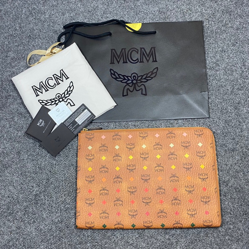 กระเป๋า-ใส่-laptop-ipad-mcm-laptop-sleeve-16-แท้อุปกรณ์ครบ