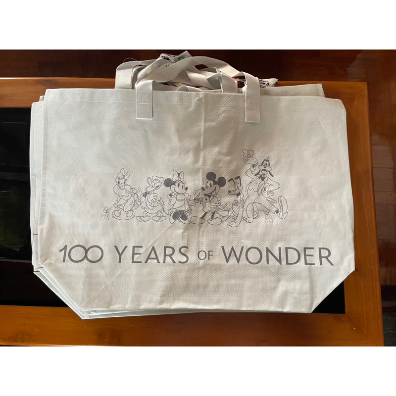 ถุง-shopping-bag-100-years-hongkong-disneyland-ลาย-mickey-and-friend