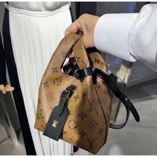 กระเป๋าสะพายข้าง HOT  ITEMS  LOUIS VUITTON ATLANTIS เป็นงานดีที่สุด