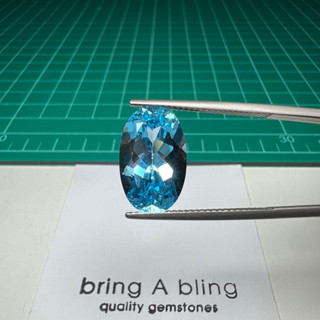 บลูโทแพส (swiss blue topaz) ) 8.8ct  16x10x7.5 mm พลอยธรรมชาติ สีฟ้าสดใส เหลี่ยมสวยไฟเต็ม สะอาด พลอยธรรมชาติ