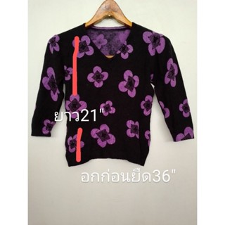 เสื้อไหมพรมลายกราฟฟิกมือสองสวยดี