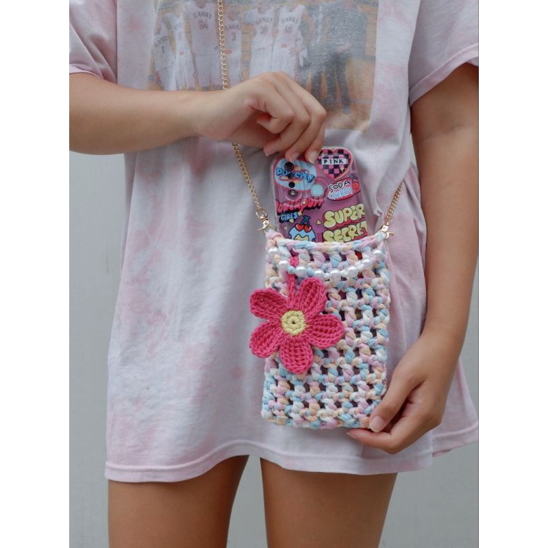 flower-pearl-phone-bag-กระเป๋าถักใส่โทรศัพท์