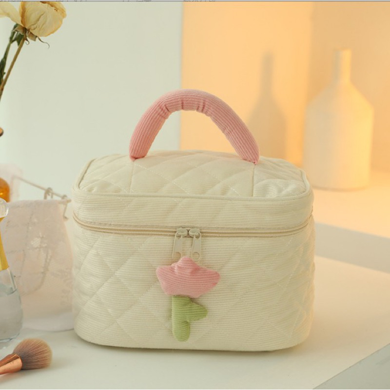 พร้อมส่ง-กระเป๋าใส่เครื่องสำอางลายน่ารัก-ใส่ของได้เยอะ