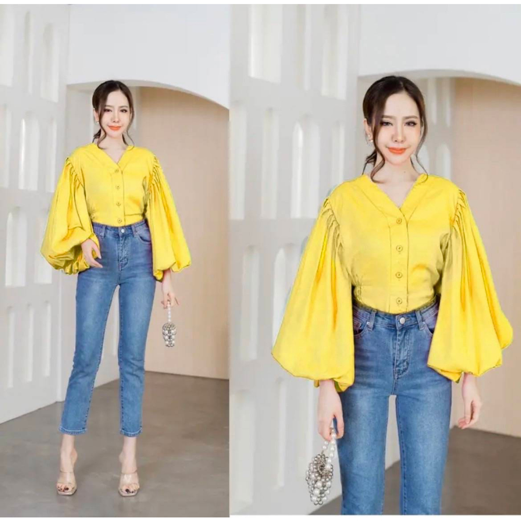 เสื้อคอวีผ้าเนื้อดี-กระดุมหน้า-ดีเทลแขนบอลลูนจับจีบรอบวงแขน-อลังการ-เริ่ดหรู-ดูแพง-ทรงสวยขายดี