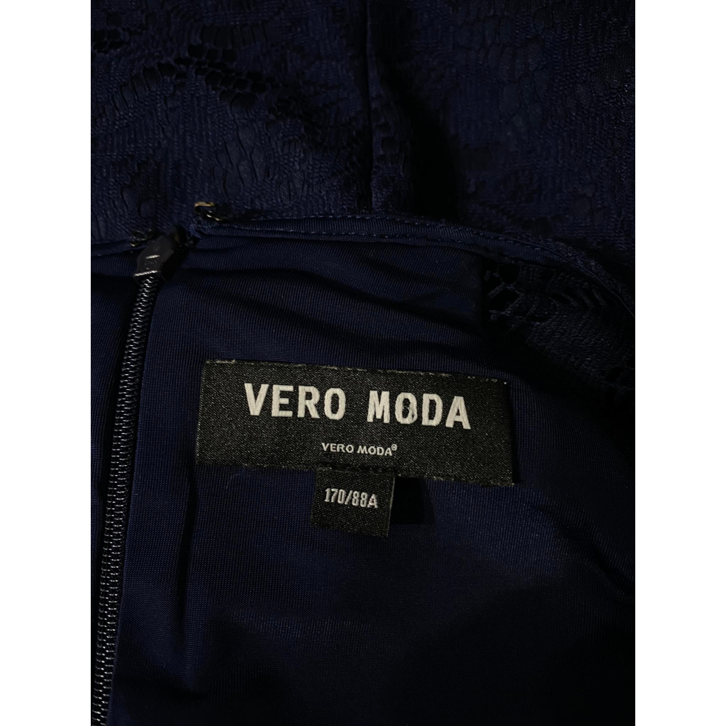 งาน-vero-moda-เดรสแขนสั้นสีกรมลูกไม้ปักลายสวยๆ-ไหล่-แขนซีทรู-เนื้อผ้าดีมีน้ำหนัก-ยืดได้เล็กน้อย-ไม่บาง-ซิบซ่อนหลัง-มีซับ