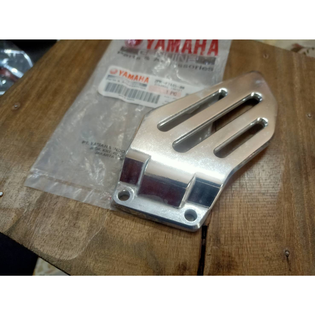 แผ่นรองพักเท้าด้านซ้าย-yamaha-r-15-ใหม่แท้เบิกศูนย์-เข้ารายการ-โปรโมชั่นขายลดลาคา