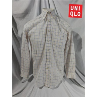 UNIQLO (FINE CLOTH SHIRT) Brand_2nd hand เสื้อเชิ้ตแขนยาวผ้าฝ้าย​ 💯​%/ Size M/ Made in China 🇨🇳/ แท้มือสองกระสอบนำเข้า​