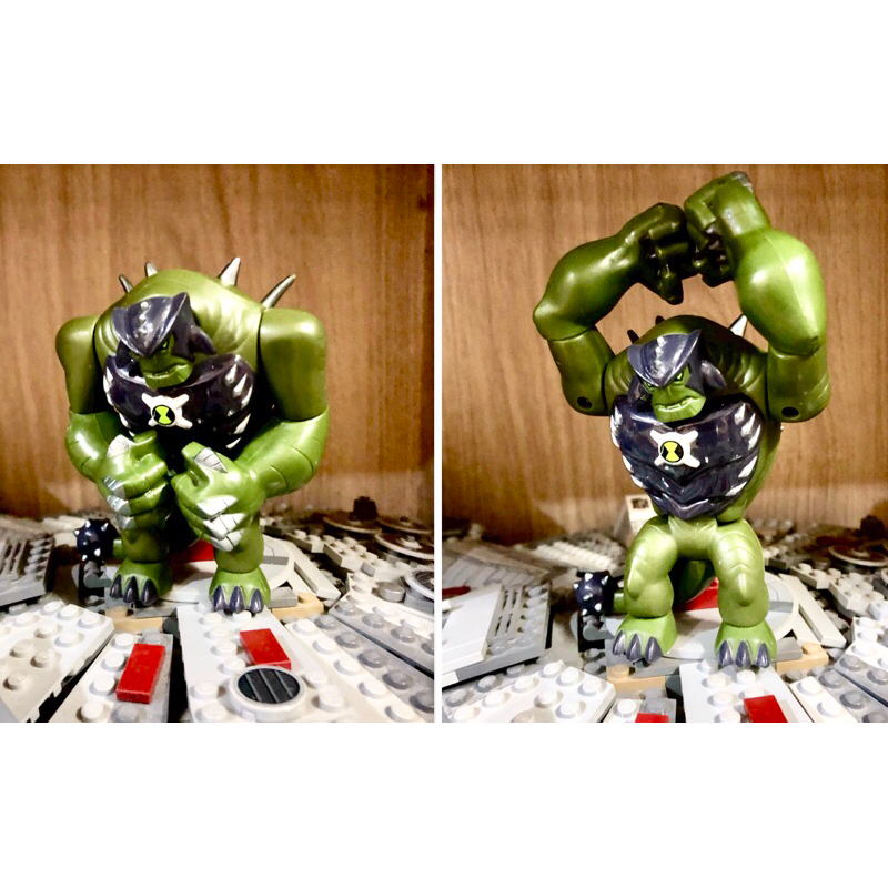 ben-10-ultimate-alien-action-figure-delux-ultimate-humungousaur