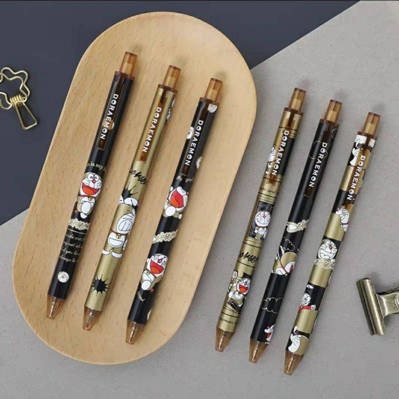 ปากกาเจล-โดเรมอน0-5มิล-ด้ามสีดำและสีทอง