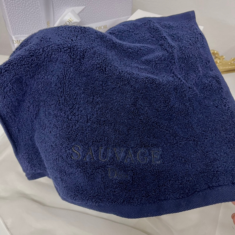 dior-serviette-et-pochon-towel-amp-pouch-เซ็ตกระเป๋า-ผ้าเช็ดหน้า