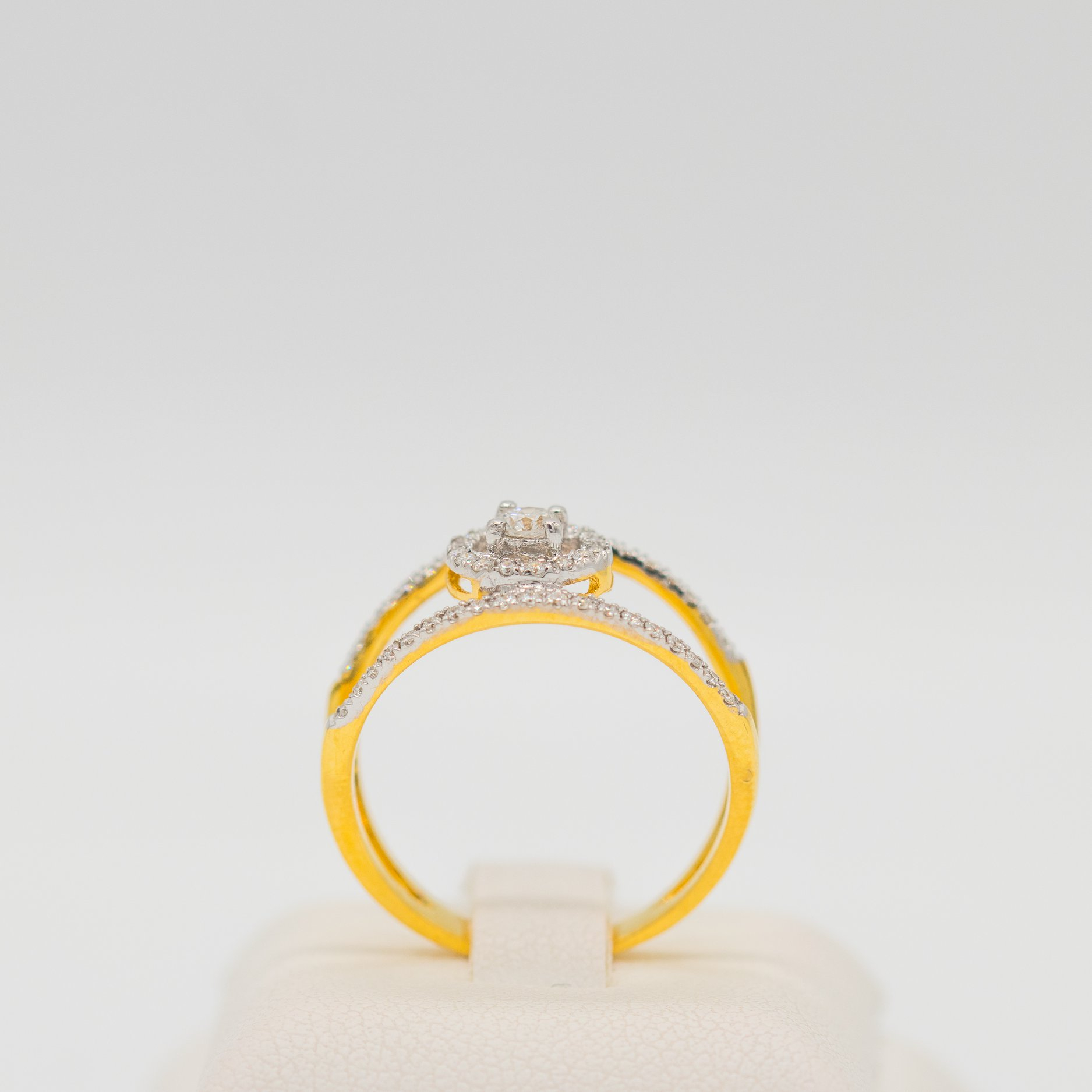 แหวนเพชรล้อม-แหวนเพชร-แหวนทองเพชรแท้-ทองแท้-37-5-9k-me562