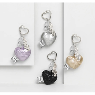 ♡ พร้อมส่ง ♡  Carlyn Heart Keyring ของแท้100%