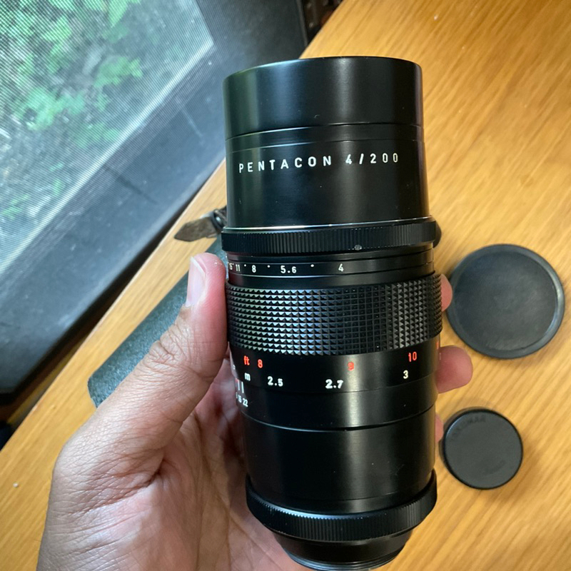 เลนส์มือหมุน-pentacon-200-mm-f4-15blade