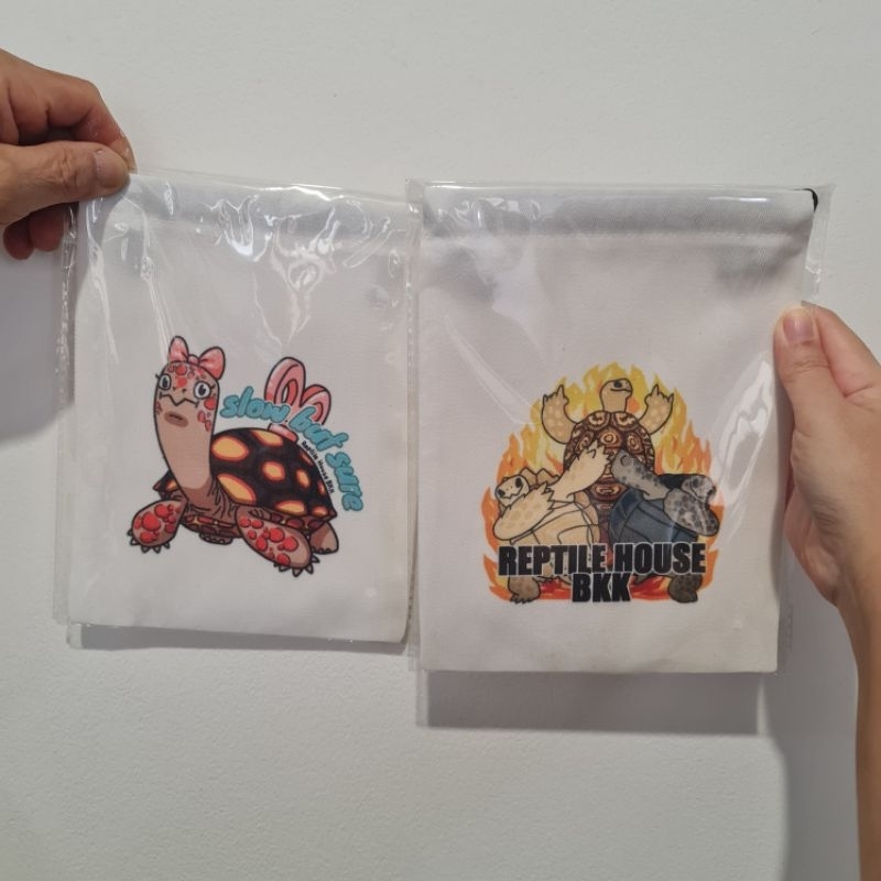 ถุงผ้าหูรูด 6.5 × 8 นิ้ว ของขวัญ ของที่ระลึก Reptile House BKK Shopee
