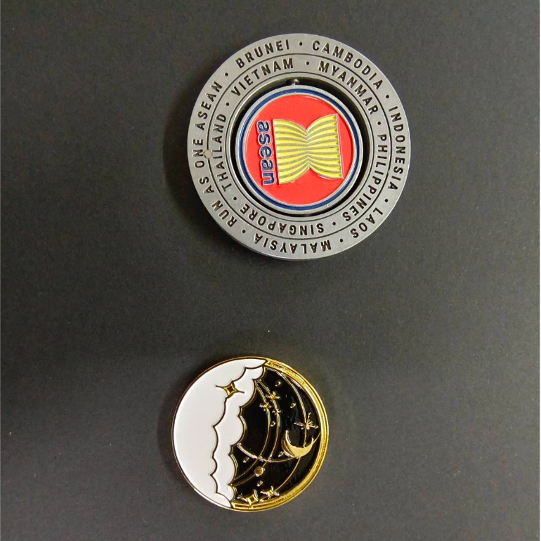 bangkokframe-กรอบรูปใส่เหรียญชุดวางต่อกัน-ไม่รวมเหรียญ-กรอบเหรียญรางวัล-เหรียญต่อกัน-ใส่เหรียญ-ขอบนอก-18-75x18-75-นิ้ว