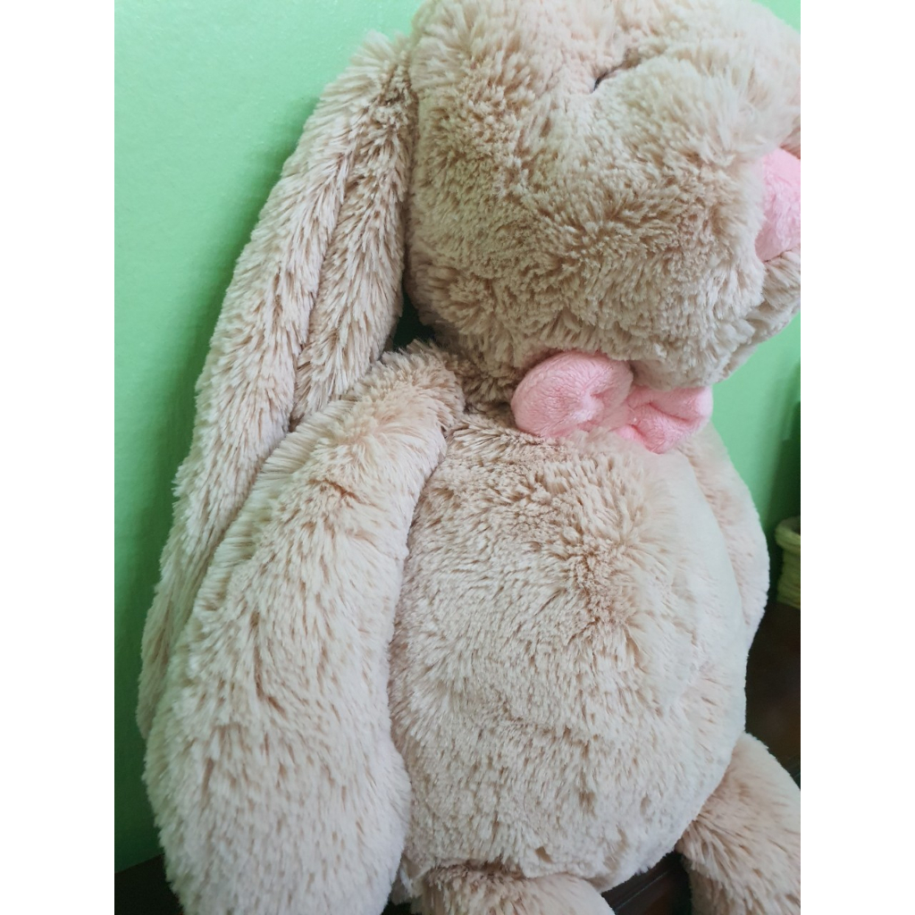 ตุ๊กตากระต่าย-สีเบจ-ขนนุ่มนิ่มมาก-ขนาด-48-ซม-กระต่ายหูยาว-bunny-มือสองเหมือนใหม่-ไม่มีตำหนิ